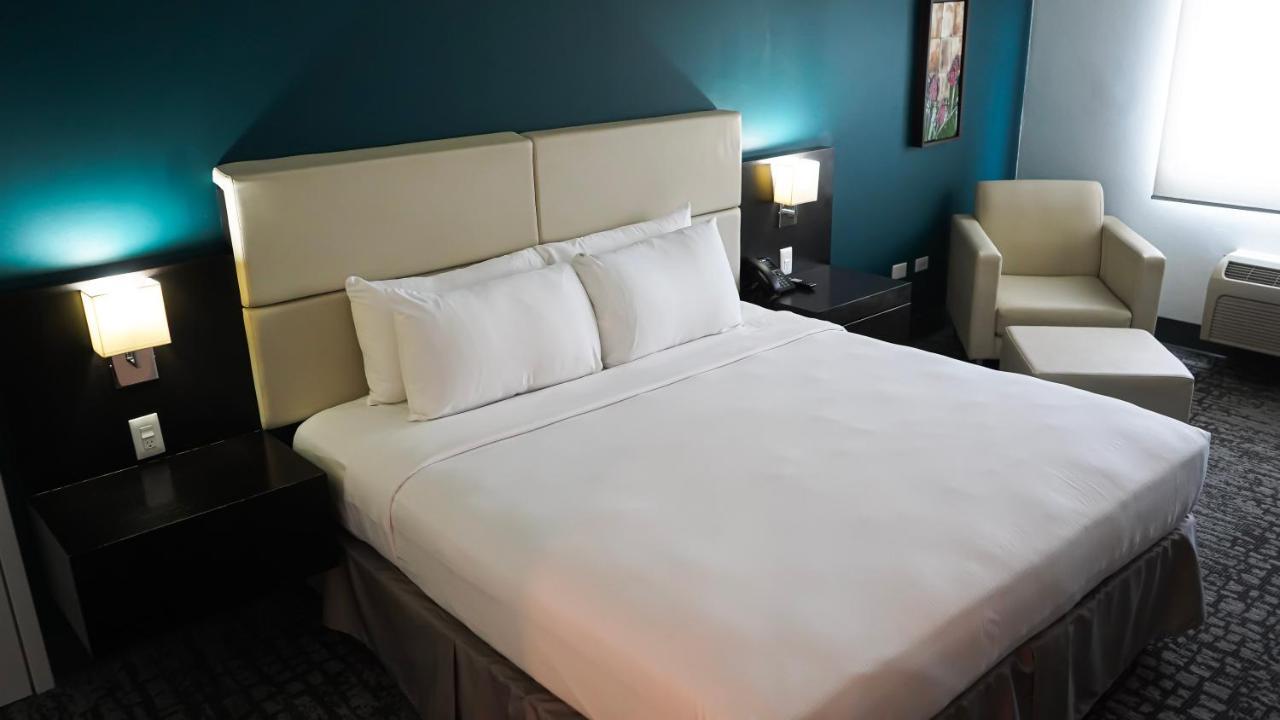 Costa Bahia Hotel, Convention Center And Casino Гуаянилья Экстерьер фото